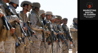 Comandante inspirando a su tropa – liderazgo en tiempos difíciles